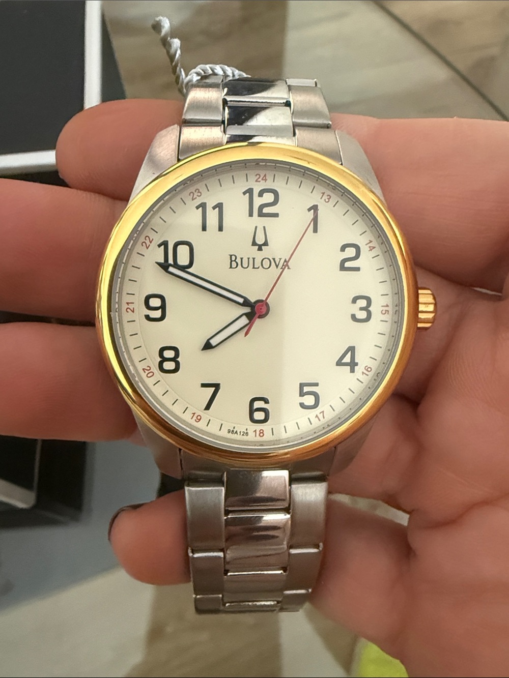 Bulova men’s casual silver stainless steel quartz watch 98A126 - Picture 5 of 7